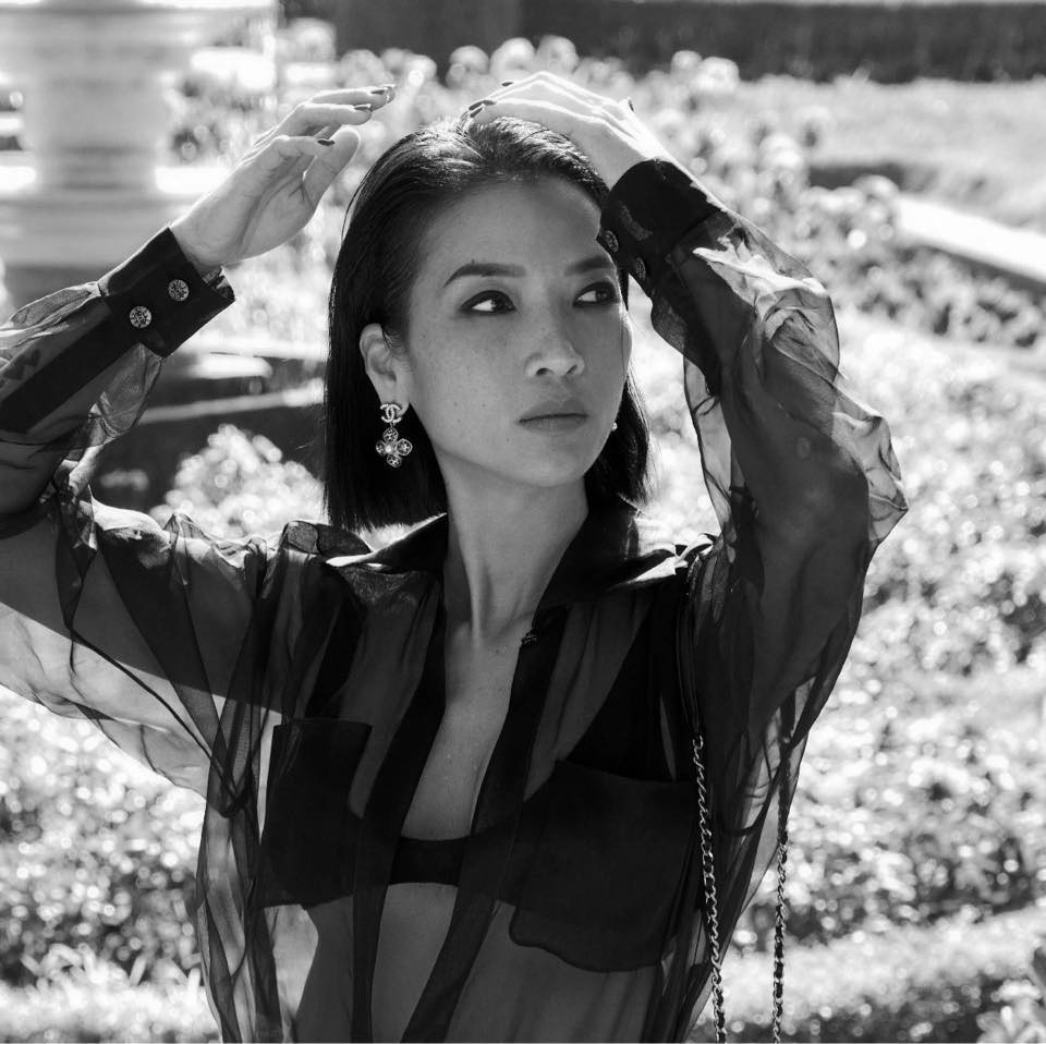 Hiện tại, Bằng Lăng và gia đình đang sinh sống tại Singapore. Cô sinh con trai đầu lòng là Oskar vào năm 2009 và tiếp tục đón quý tử thứ 2 Caspar vào năm 2011.