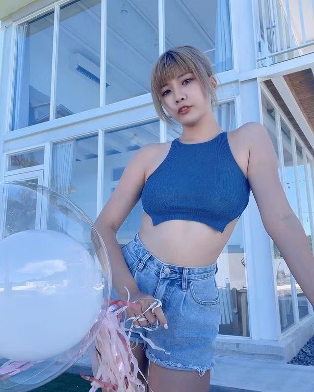 Bội Bội vẫn kiên định với lựa chọn của mình. Cô nàng xác định hình ảnh hướng đến là hở bạo.