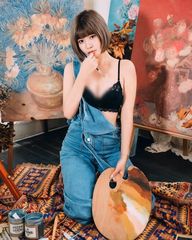 Dẫu vậy, Bội Bội vẫn tự tin thể hiện phong cách thời trang cá nhân của mình.