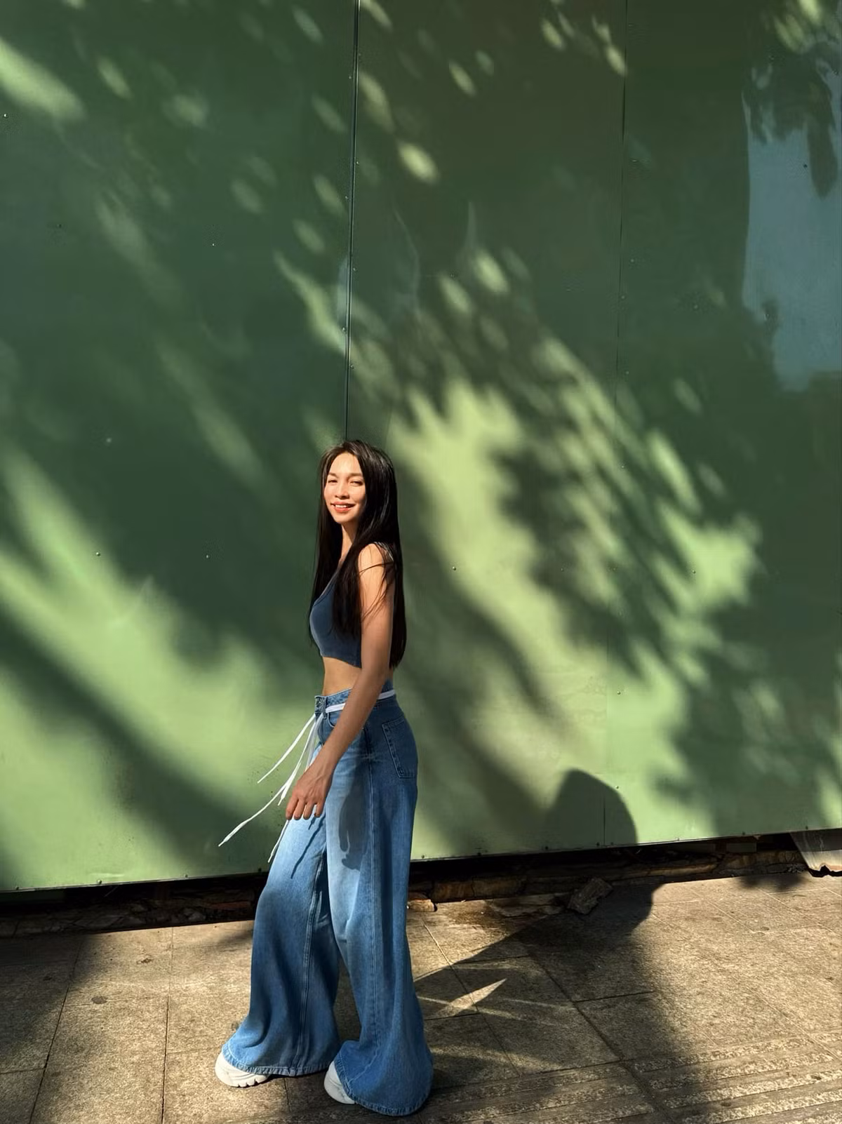 Bên cạnh đó, cô cũng hạn chế tối đa việc ăn các loại đồ ăn nhanh, đồ ngọt và uống nhiều nước. Ảnh: FB Hien Thuc