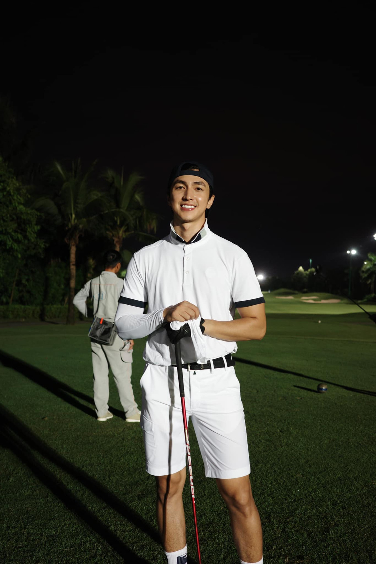 Diễn viên Bình An ra dáng golfer chuyên nghiệp. Ảnh: FB Nguyễn Bình An