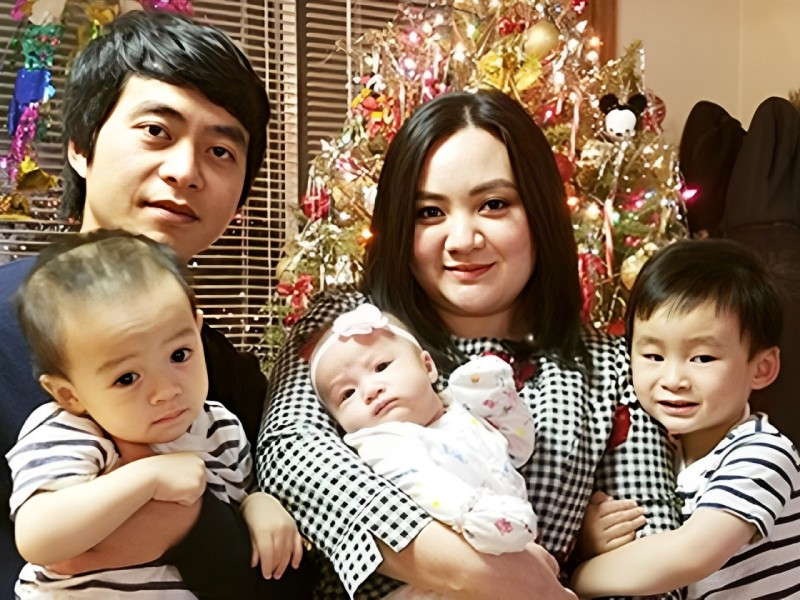 Hiện tại, giọng ca Con cò bé bé có cuộc sống hạnh phúc cùng chồng và 3 con nhỏ. Cô kết hôn năm 2016 và sinh 3 con trong 3 năm liên tiếp. Ảnh: Người đưa tin
