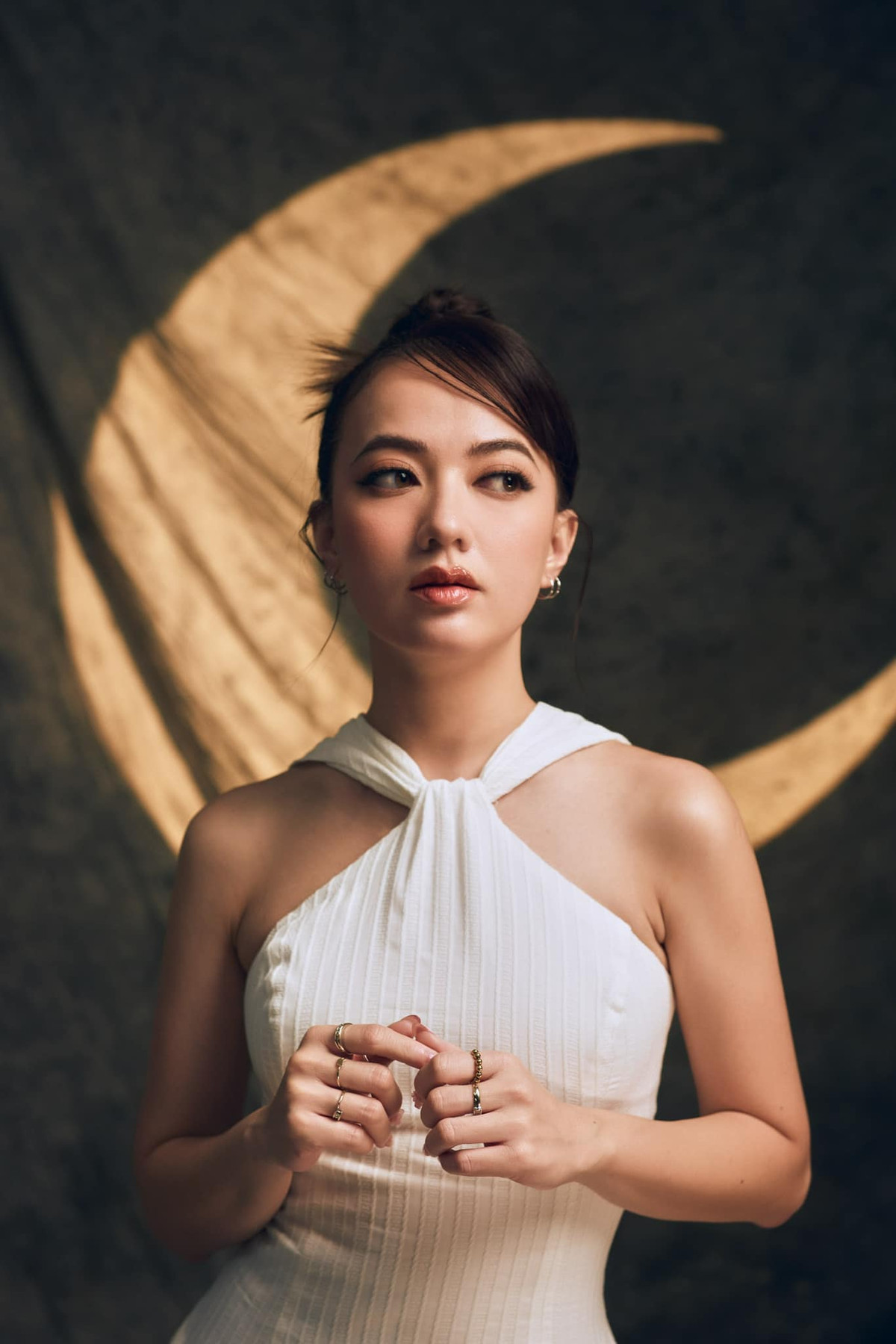 Cô theo học khoa nhạc trường Đại học Nam California và từng gây chú ý nhờ ca khúc Hãy nói song ca cùng Đinh Mạnh Ninh. Ảnh: FB Xuân Nghi