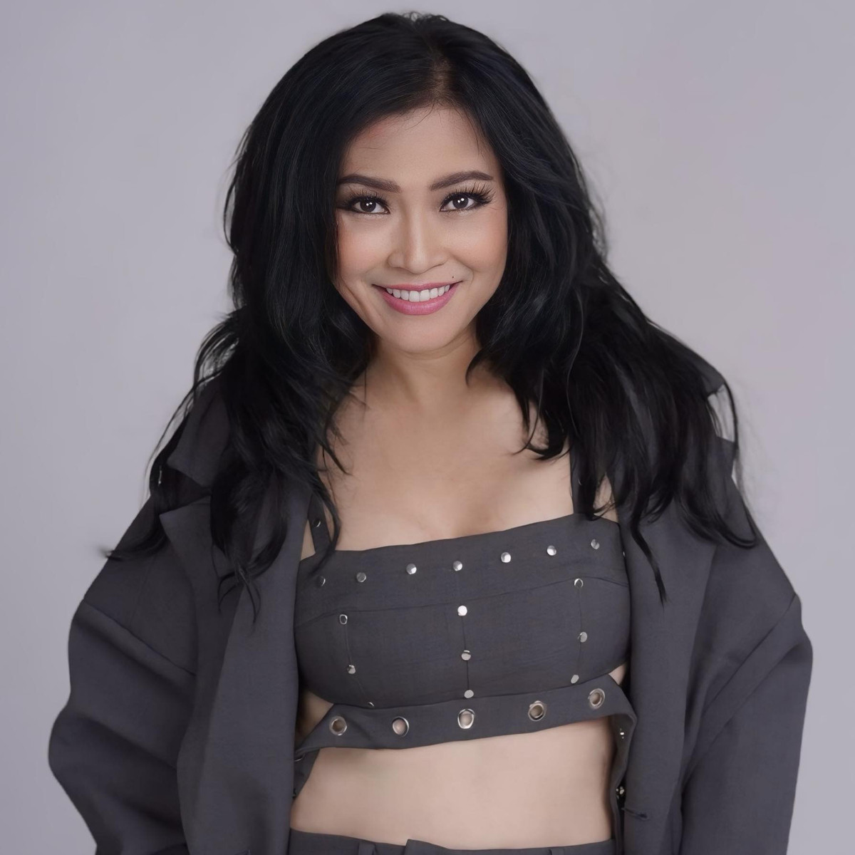 Ca sĩ Phương Thanh đăng ảnh gợi cảm.