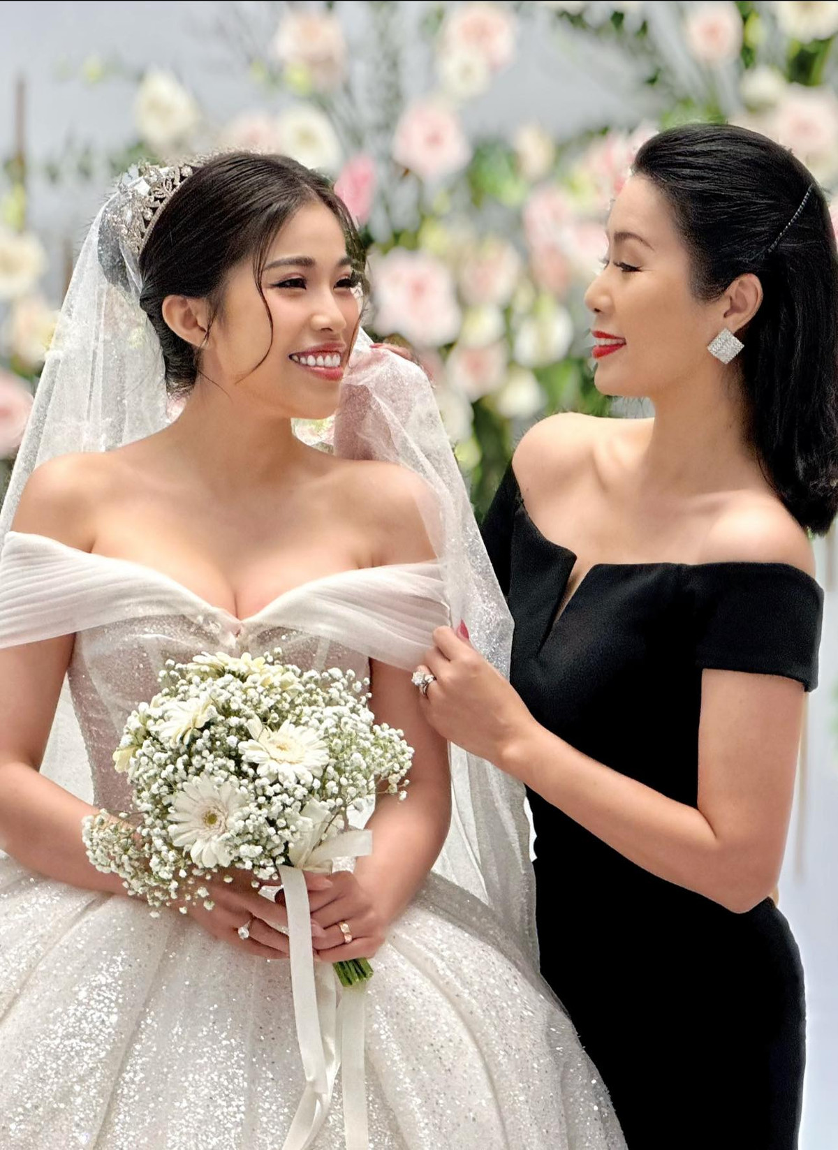 Trịnh Kim Chi gửi lời chúc: "Chúc mừng sinh nhật con nhé Nhi Trần yêu dấu. Luôn vui tươi, hạnh phúc và mọi sự may mắn, bình yên nha con". Ảnh: FB Trịnh Kim Chi