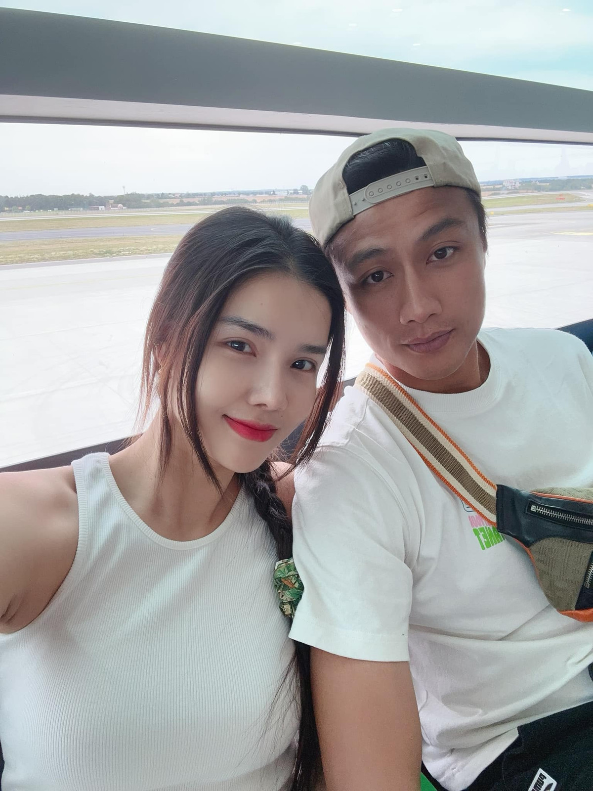 Kỳ Hân nói với chồng: "Về nhà thôi nào Mạc Hồng Quân". Ảnh: FB Han Ky Nguyen