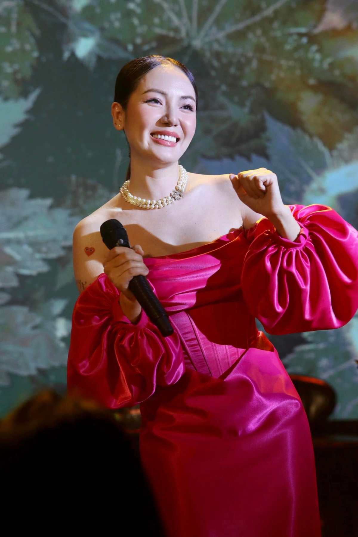 Làn da của Phương Linh gần như không tì vết, được nhiều người khen ngợi. Ảnh: FB Phương Linh Trần