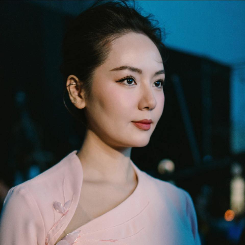 Bước ra từ cuộc thi, Phương Linh hợp tác cùng Hà Anh Tuấn cho ra mắt loạt ca khúc nổi tiếng như: Cơn mưa tình yêu, Ngày hát đôi, Thiên đường gọi tên, Qua đêm nay… Bên cạnh đó, nữ ca sĩ cũng ghi dấu ấn với các bài hát solo gồm: Cơn gió lạ, Quán cũ, Đêm tình yêu… Ảnh: FB Phương Linh Trần