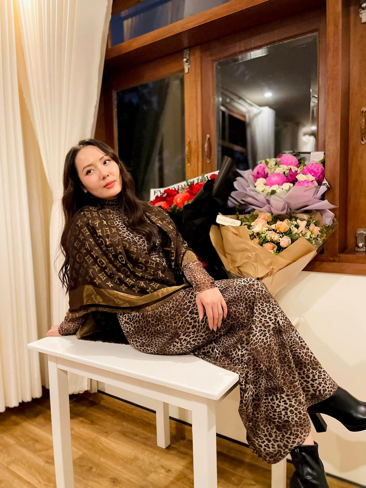 Cô có thói quen chăm sóc da và tập luyện hàng ngày. Ảnh: FB Phương Linh Trần