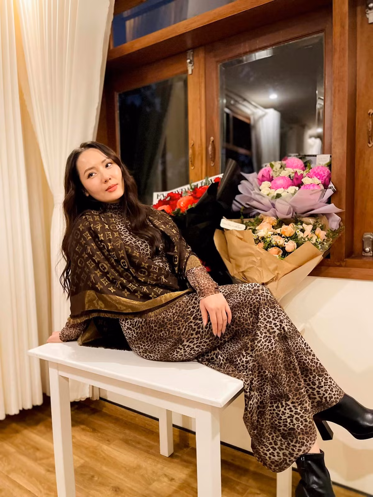 Cô có thói quen chăm sóc da và tập luyện hàng ngày. Ảnh: FB Phương Linh Trần