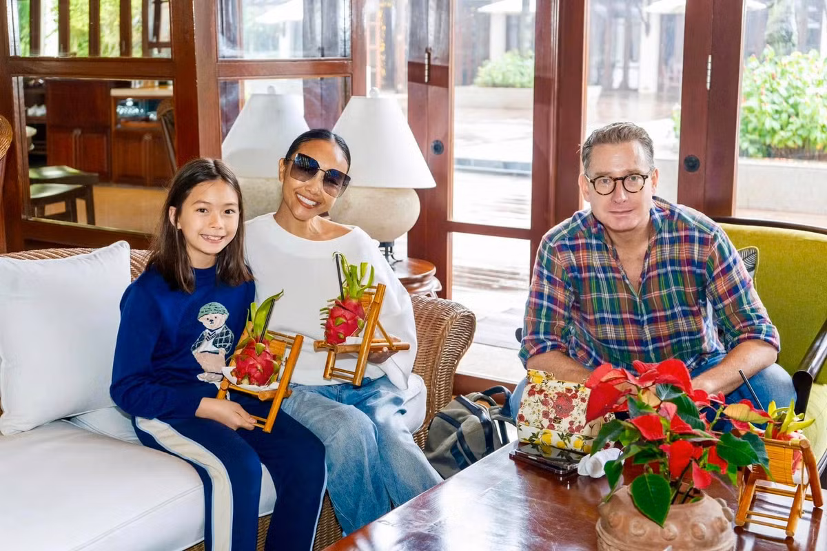 Gia đình Đoan Trang ghé thăm Đà Nẵng. Ảnh: FB Doan Trang