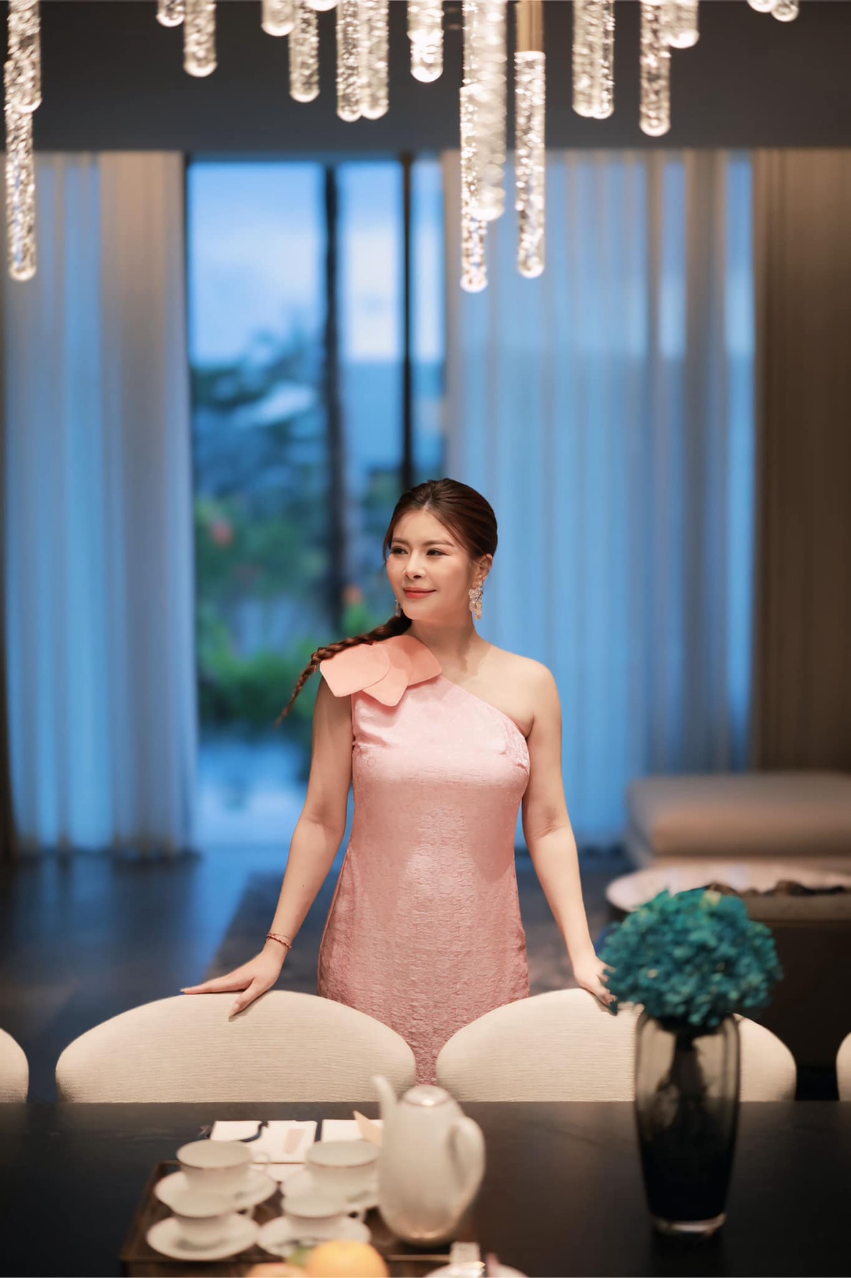 Những bức ảnh không cần chỉnh sửa, khoe trọn làn da mịn màng, không tì vết của diễn viên Kim Oanh khiến nhiều người không khỏi xuýt xoa. Ảnh: FB Oanh Đào