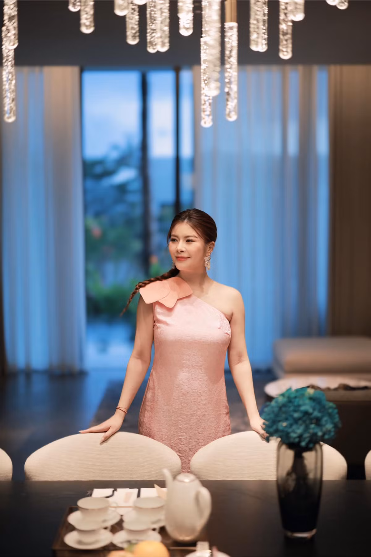 Những bức ảnh không cần chỉnh sửa, khoe trọn làn da mịn màng, không tì vết của diễn viên Kim Oanh khiến nhiều người không khỏi xuýt xoa. Ảnh: FB Oanh Đào