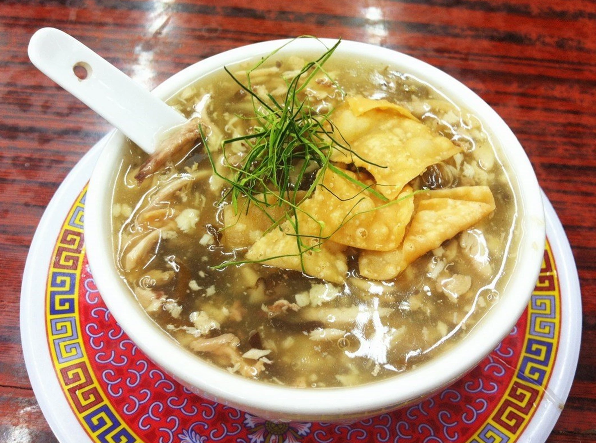 Hương vị của súp rắn rất đặc trưng, có người cảm thấy ngon ngọt, bổ dưỡng, nhưng cũng có người cảm thấy sợ hãi và khó ăn. Ảnh: Yum Cook