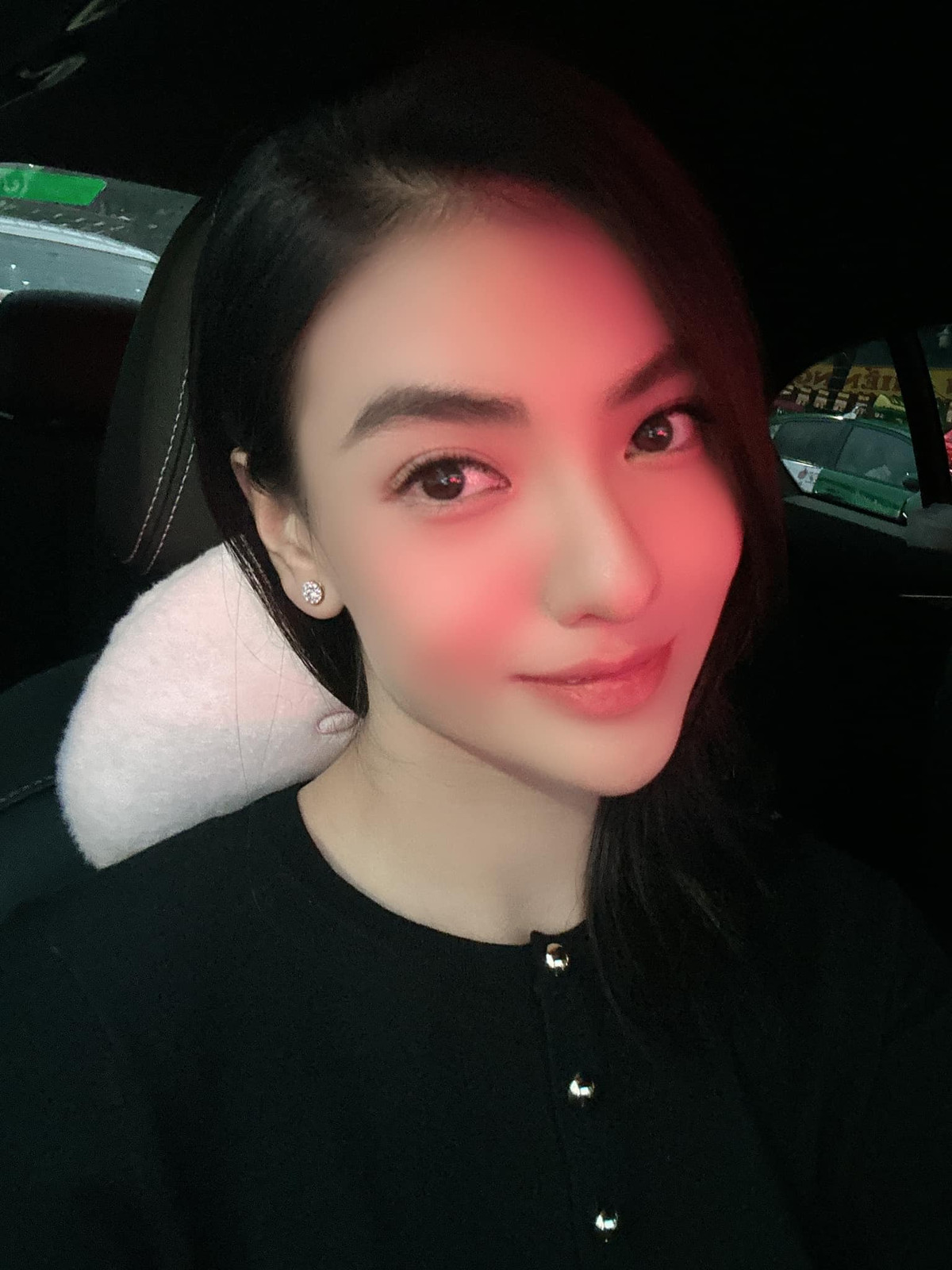 Những người theo dõi Hồng Quế từ lâu đề cho rằng việc trở thành mẹ đã giúp cô trưởng thành và có thêm sức hút mới.