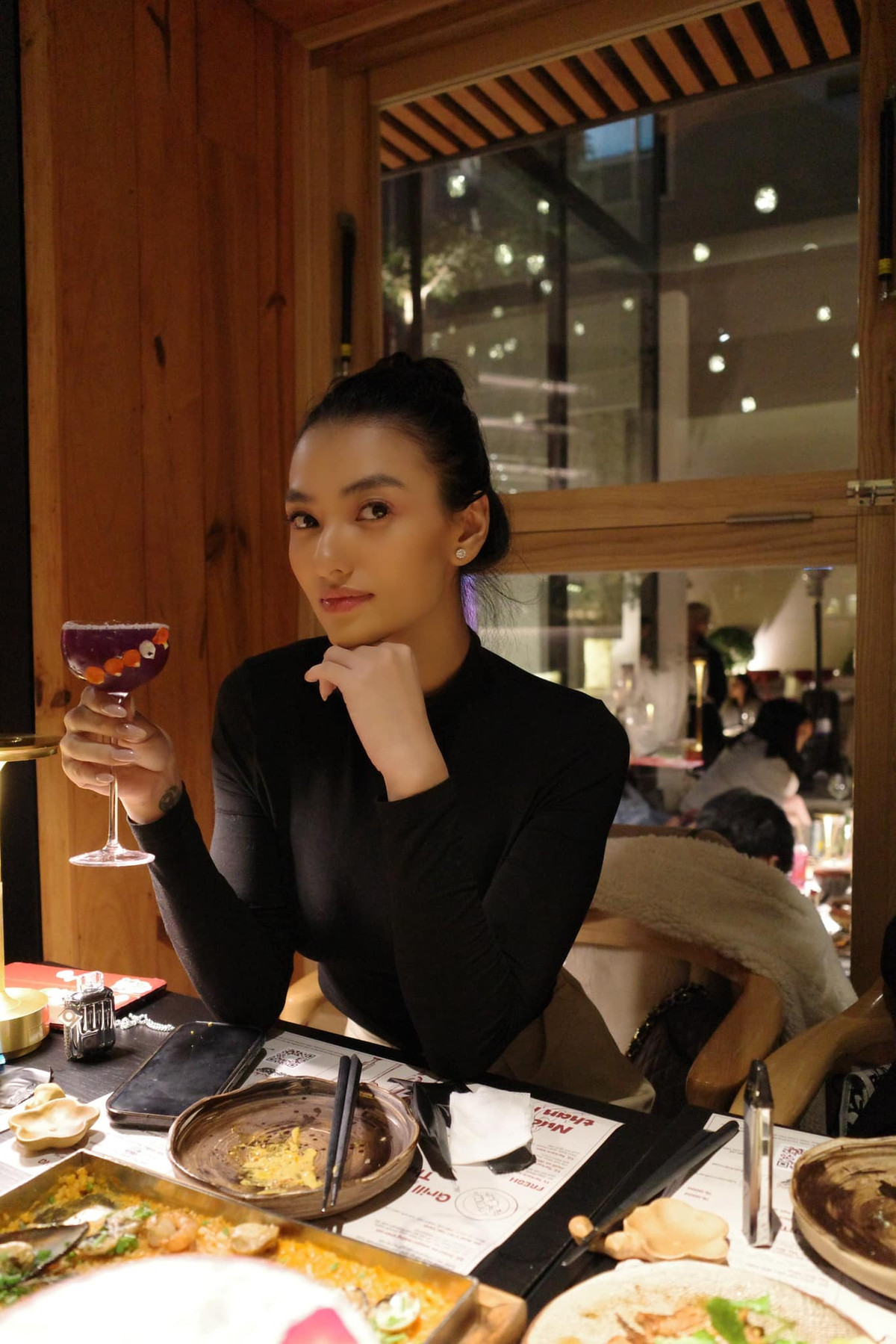 Cô dành phần lớn thời gian cho con gái và thường xuyên chia sẻ những khoảnh khắc hạnh phúc lên mạng xã hội.