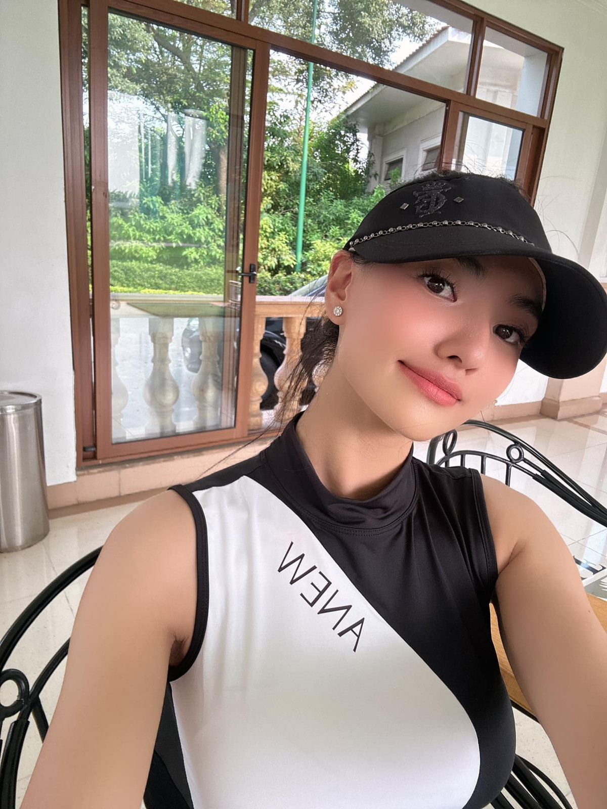 Nhiều người hâm mộ bày tỏ sự ngưỡng mộ trước nhan sắc và thần thái tự tin của Trịnh Hồng Quế sau thời gian "ở ẩn".