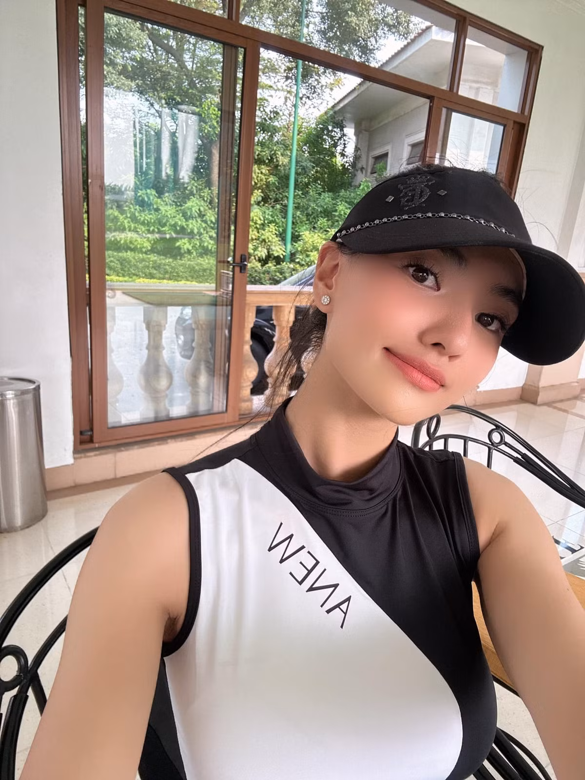 Nhiều người hâm mộ bày tỏ sự ngưỡng mộ trước nhan sắc và thần thái tự tin của Trịnh Hồng Quế sau thời gian "ở ẩn".