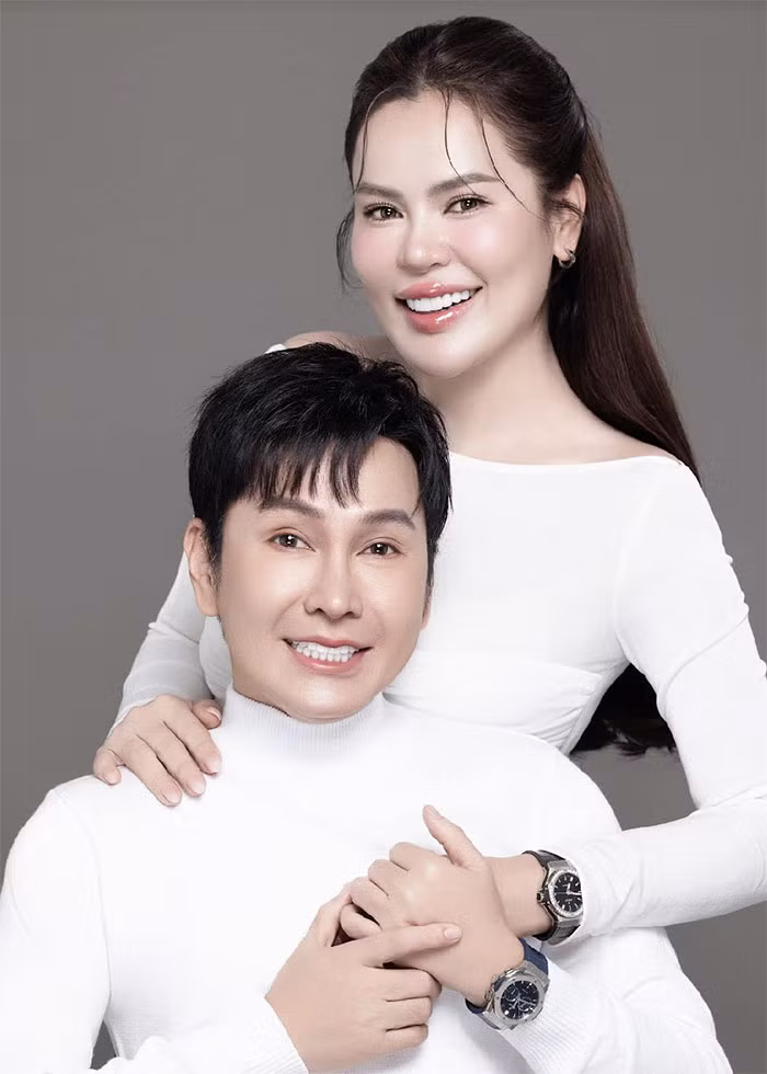 Năm 2015 Vũ Luân được Nhà nước phong tặng danh hiệu Nghệ sĩ Ưu tú. (Ảnh: FB Phương Lê)