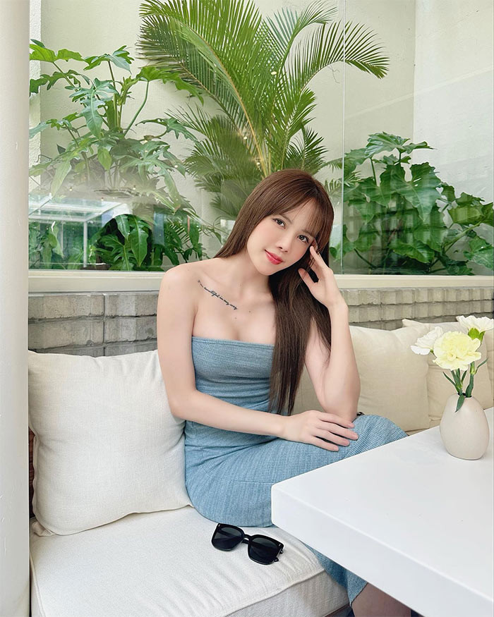 Ca sĩ Thiều Bảo Trâm sở hữu làn da trắng nõn, vóc dáng thanh mảnh và ba vòng rất đẹp. (Ảnh: FB Thiều Bảo Trâm)