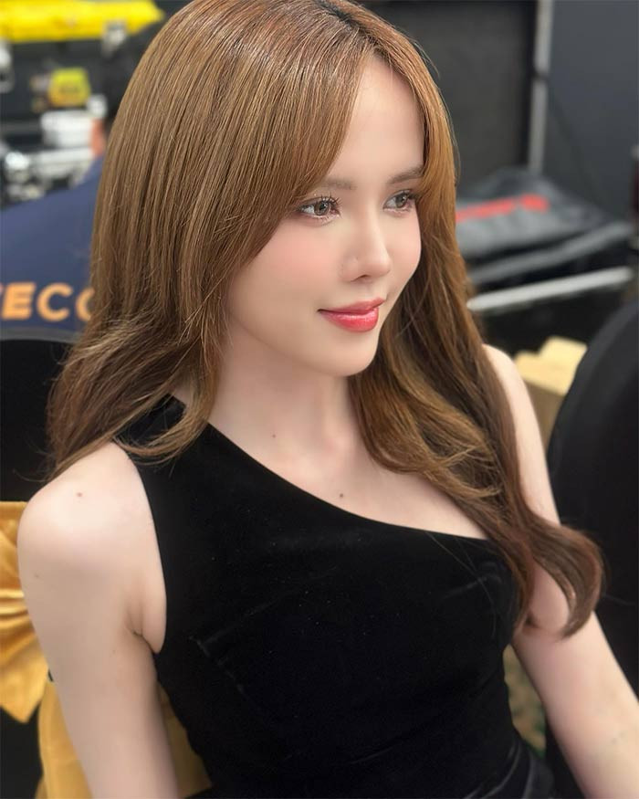 Nhan sắc của Thiều Bảo Trâm được nhận xét là ngày càng thăng hạng sau khi cô vướng nghi vấn chia tay cuộc tình 8 năm với Sơn Tùng MTP và tìm được hạnh phúc mới. (Ảnh: FB Thiều Bảo Trâm)