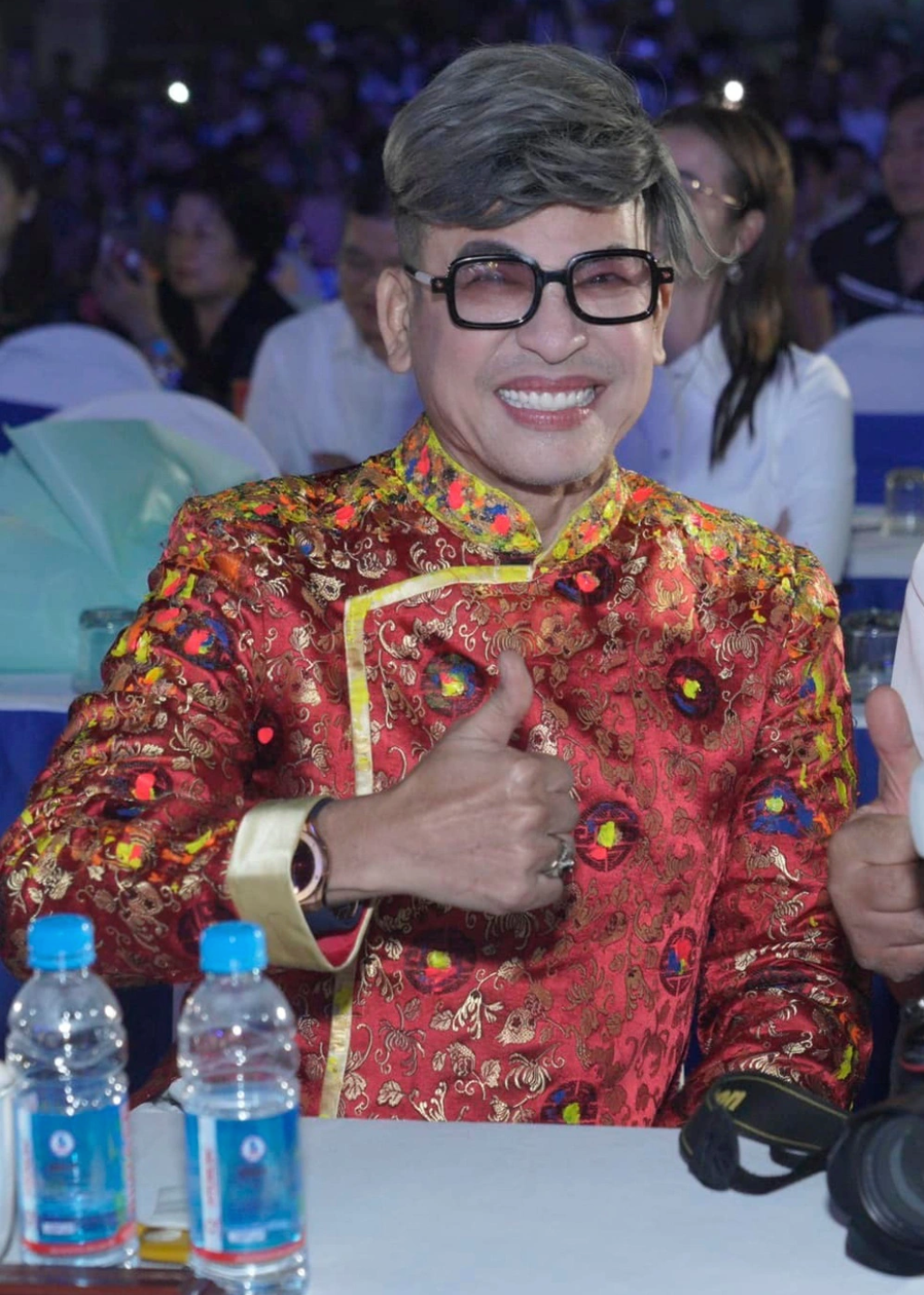 Có thể thấy, ở tuổi U70 nam MC vẫn giữ được sức khỏe, tinh thần lạc quan, gây ấn tượng với khán giả mỗi lần xuất hiện.