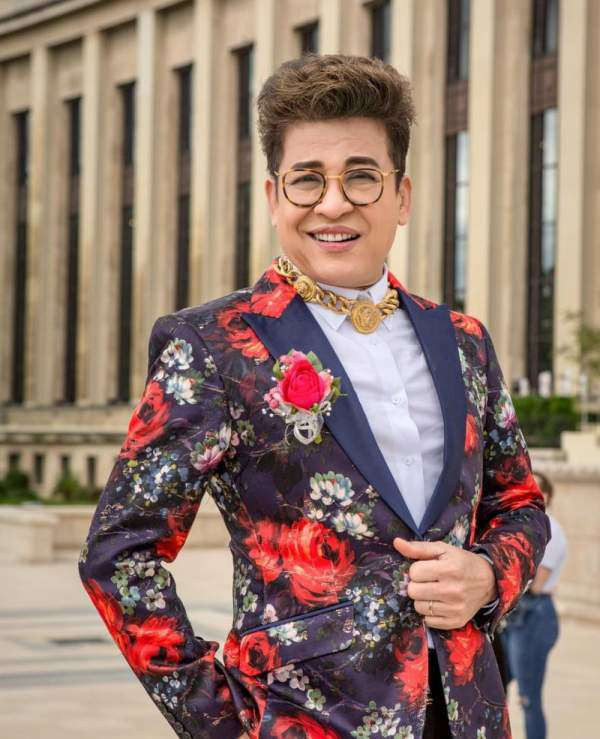 Thời điểm thẩm mỹ vào cuối năm 2023, Thanh Bạch cho biết lông mày của ông bị rụng và thưa nên muốn xăm dáng mày. Ngoài ra nam MC còn xăm môi để có ngoại hình tươi tắn hơn.