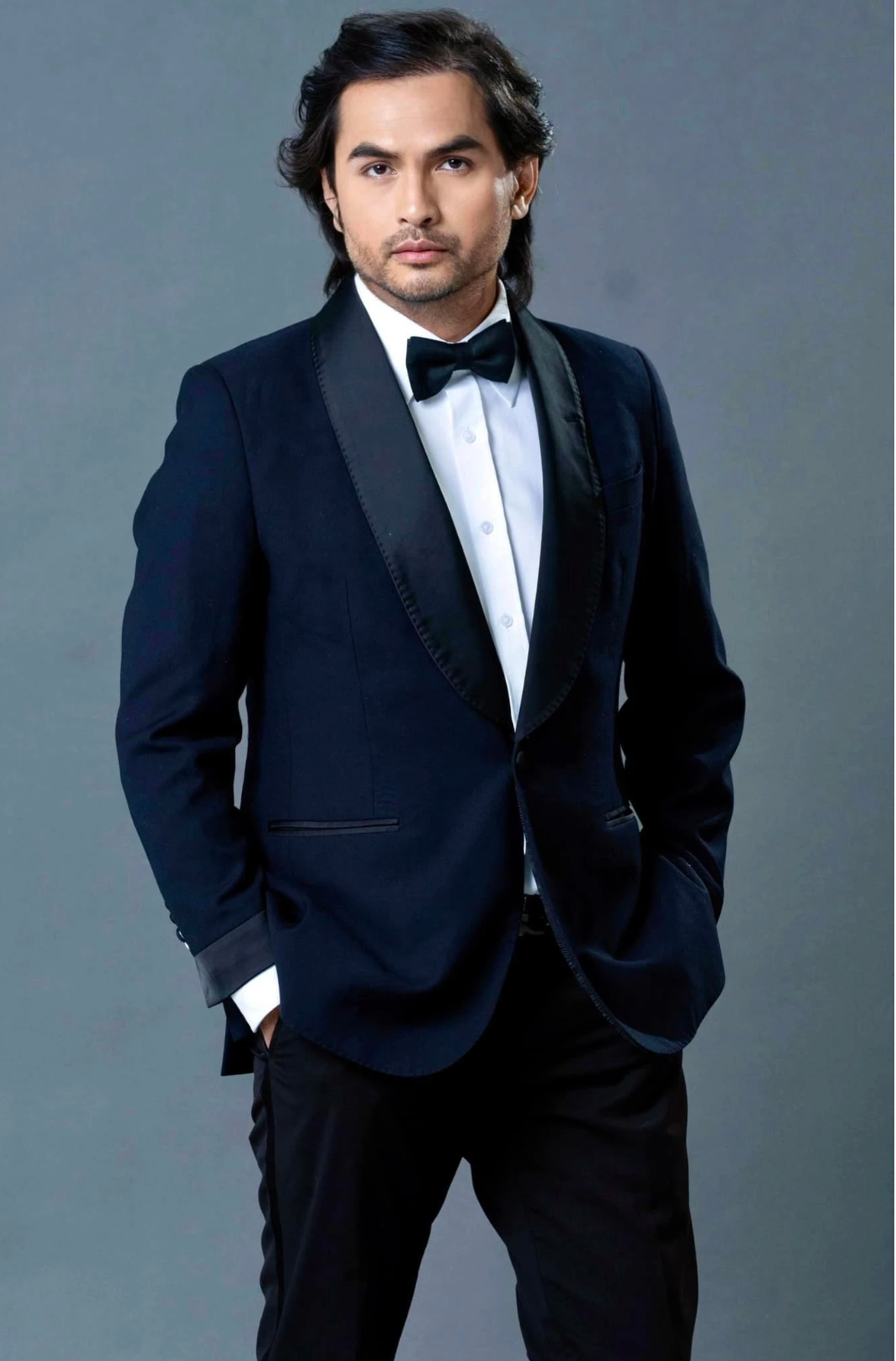 Dù ra đi khi còn trẻ, Đức Tiến đã để lại cho đời gia tài nghệ thuật đồ sộ với nhiều vai diễn ấn tượng trong các bộ phim truyền hình nổi tiếng như: "Vòng xoáy tình yêu", "Chuyện tình đảo ngọc", "Xin lỗi tình yêu", "Dốc sương mù"...