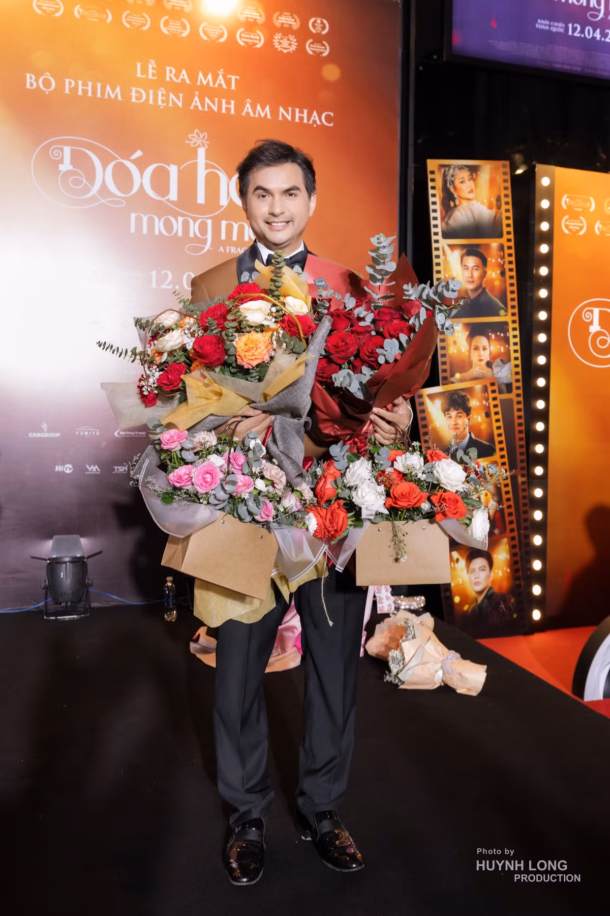 Gần nhất, Đức Tiến góp mặt trong bộ phim điện ảnh "Đóa hoa mong manh" của đạo diễn Mai Thu Huyền.