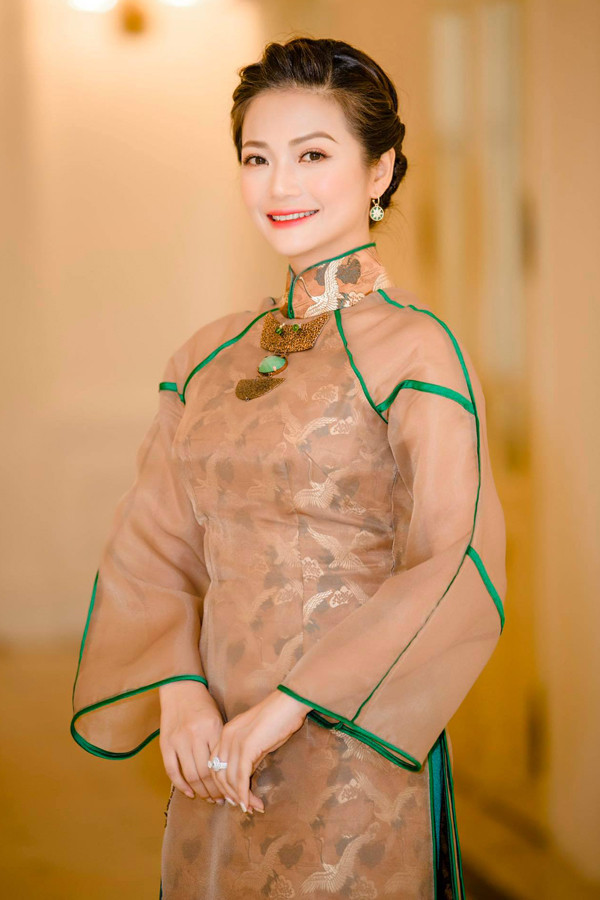 Vào tháng 8/2019 Kiều Anh nhận danh hiệu Nghệ sĩ Ưu tú với cương vị biên đạo, diễn viên tại Nhà hát Ca múa nhạc Việt Nam. Ảnh: FBNV