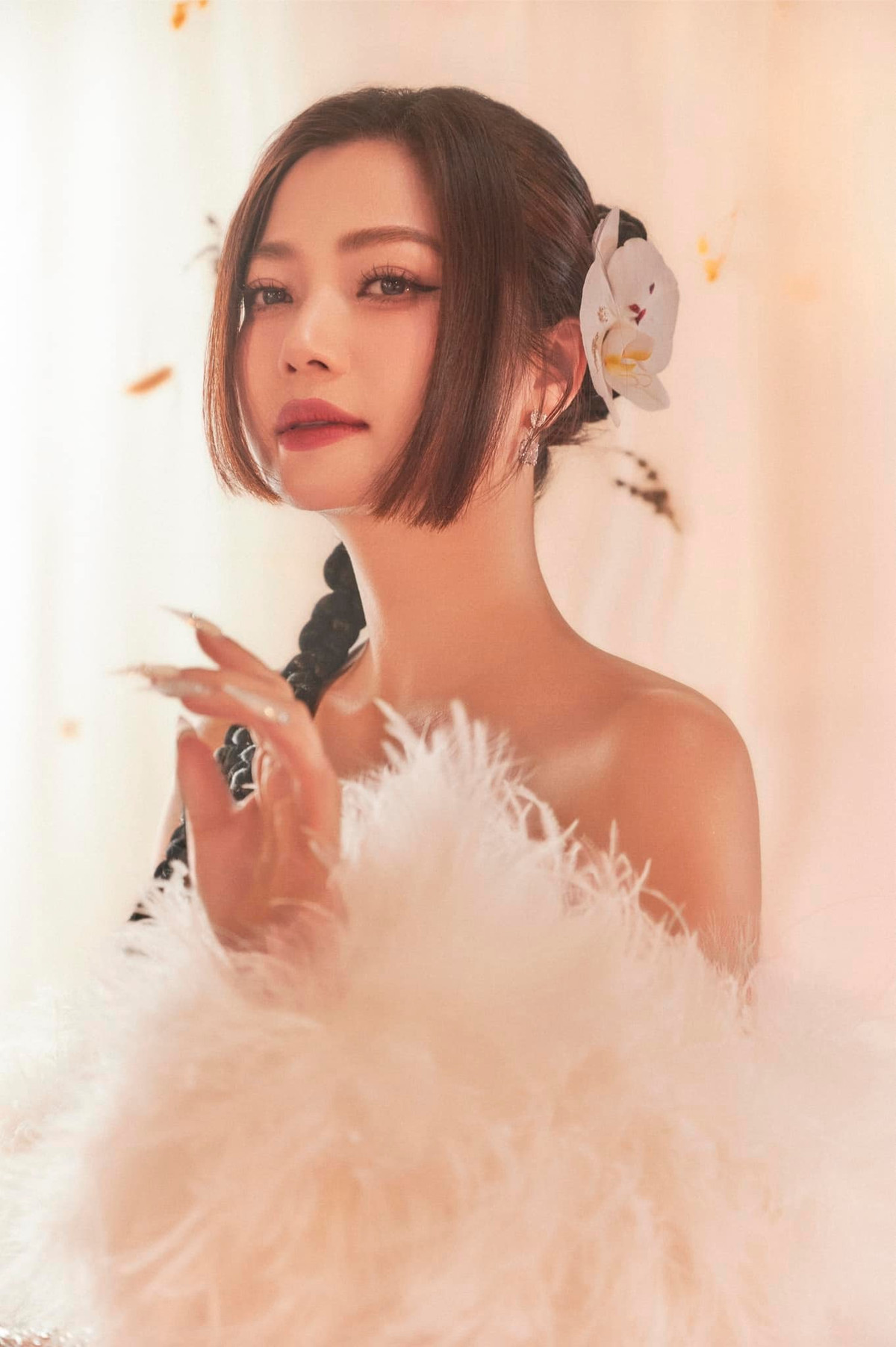 Sau hơn 20 năm từ bộ phim đầu tiên đến nay, vẻ đẹp của Kiều Anh được nhận xét gần như không thay đổi nhiều. Ảnh: FBNV