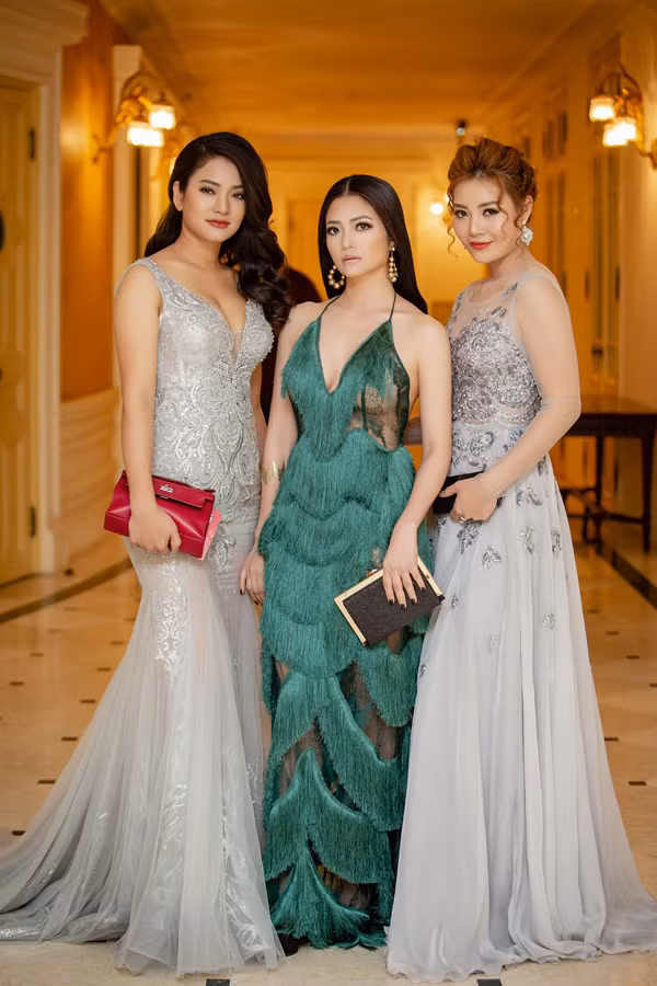 Kiều Anh có khuôn miệng rộng nhưng lại chúm chím, cười rạng rỡ… Ảnh: FBNV