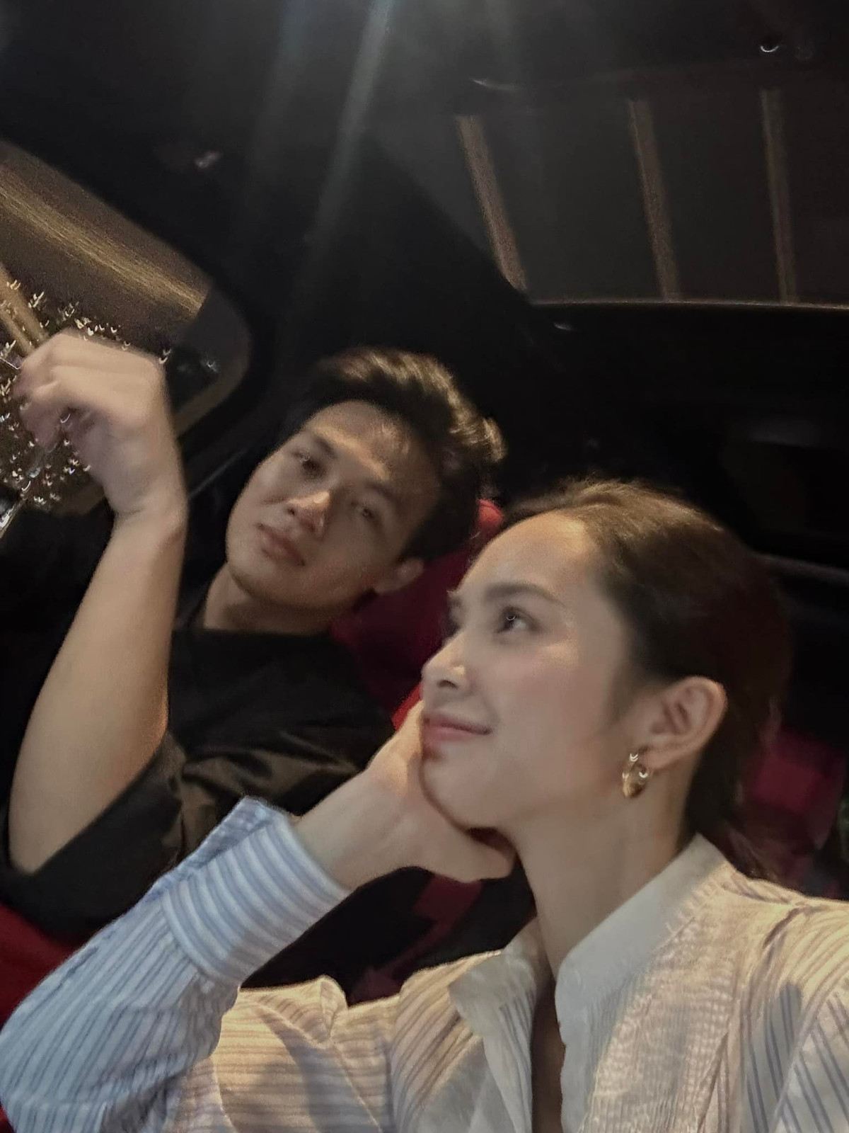 Cặp đôi đã tính chuyện cưới xin trong năm nay và chuẩn bị tài chính tốt trước khi kết hôn.