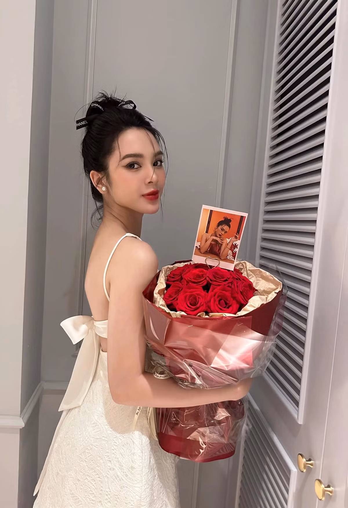  Quỳnh Lương là một trong những nữ diễn viên "đắt show". Xuất hiện ở nhiều dự án phim giờ vàng VTV, cô dần chiếm được tình cảm của khán giả.