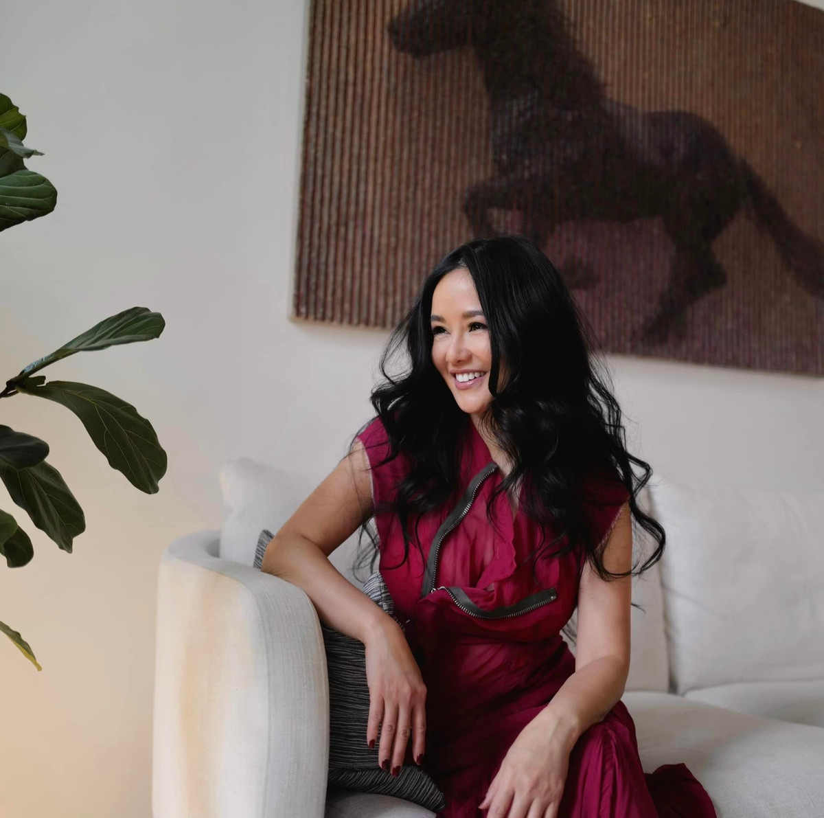 "Chị đẹp" mỗi lần xuất hiện đều khiến fan đứng ngồi không yên. Ảnh: FBNV