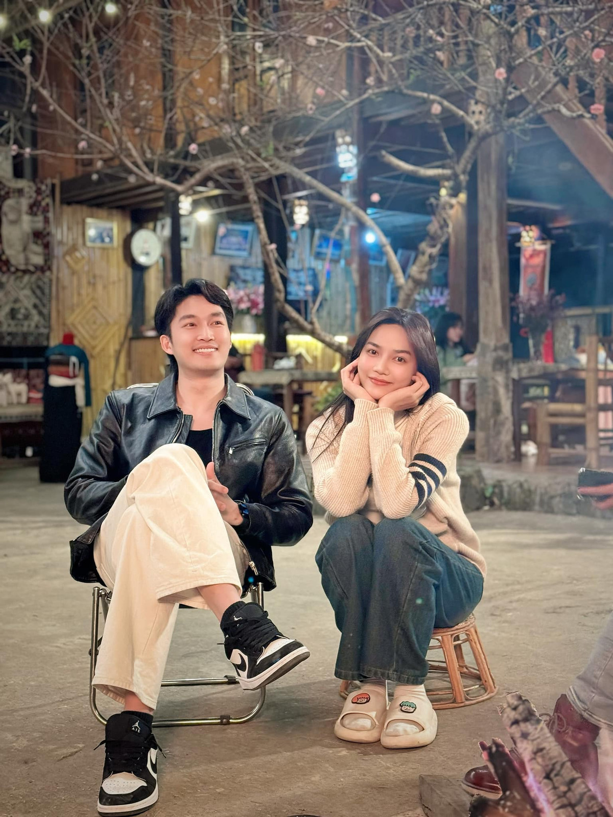 "Gặp em ngày nắng" là bộ phim mang mô-típ hợp đồng tình yêu. Câu chuyện nhẹ nhàng, hài hước trong phim khiến người xem thích thú. Ảnh: FBNV