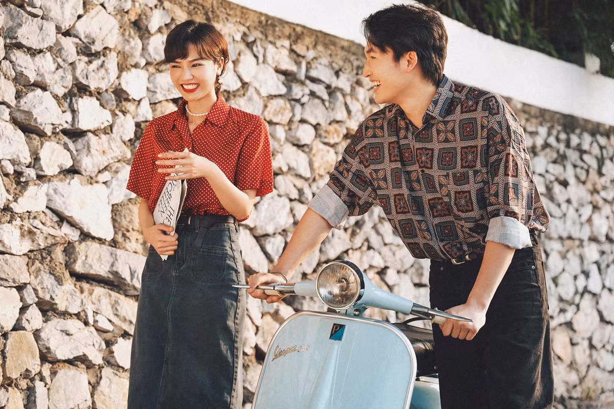 Từ khi vào vai chính trong bộ phim này cặp đôi liên tục tung nhiều hình ảnh "tình bể bình" lên mạng xã hội. Ảnh: FBNV