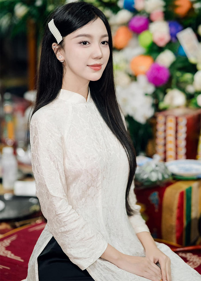 Nhiều khán giả cho rằng, nhan sắc và diễn xuất của Thùy Dương không hề kém cạnh nữ chính Thu Hà Ceri (vai Pu). (Ảnh: FB Thùy Dương)