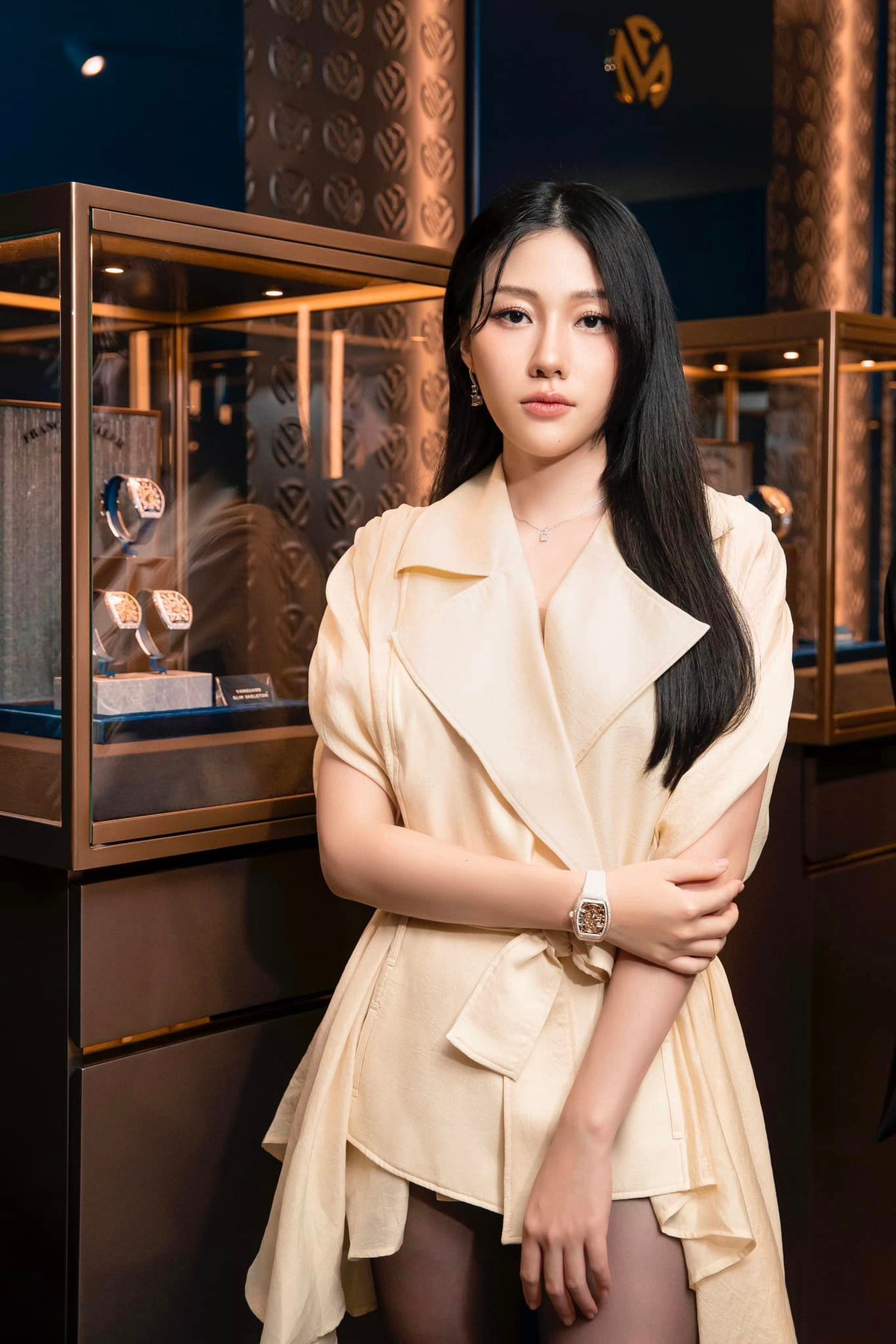 Uyển Ân gây chú ý với nhan sắc khác lạ khi góp mặt trong một sự kiện cùng nhiều nghệ sĩ khác.