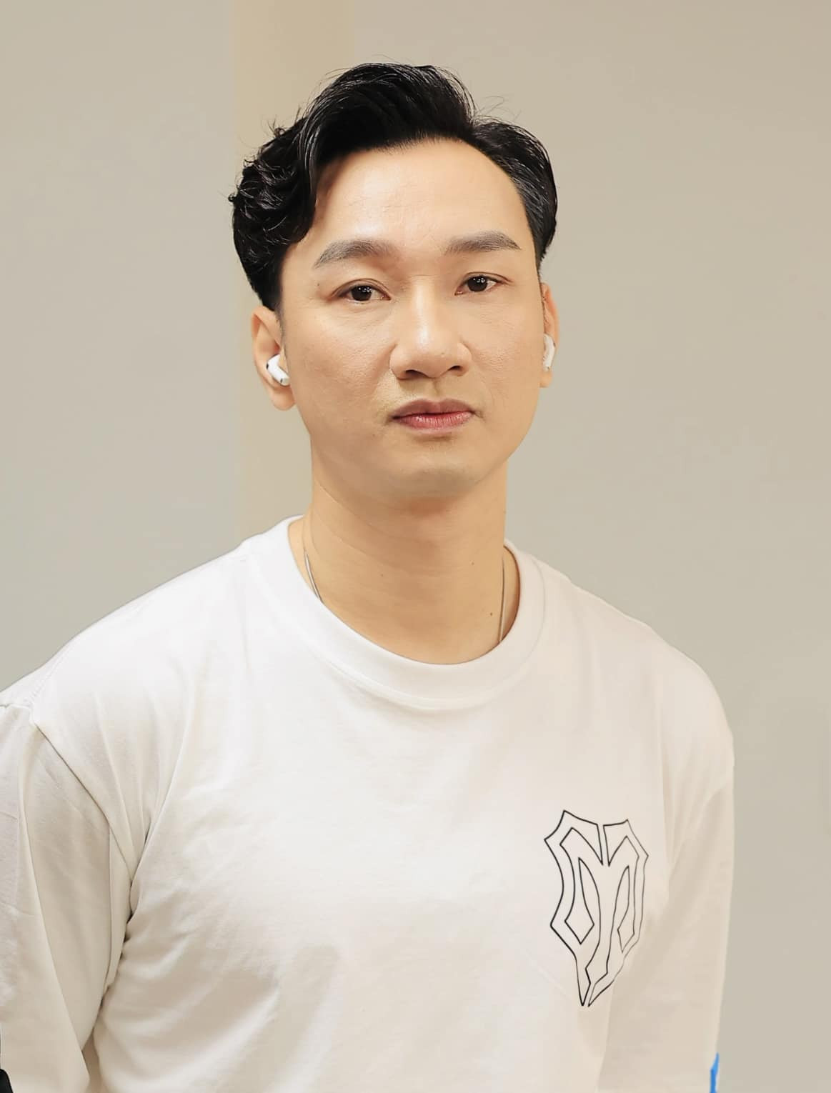 MC Thành Trung tự nhận xét: "Mình đẹp tự nhiên, chỉ hơi son phấn tí thôi".