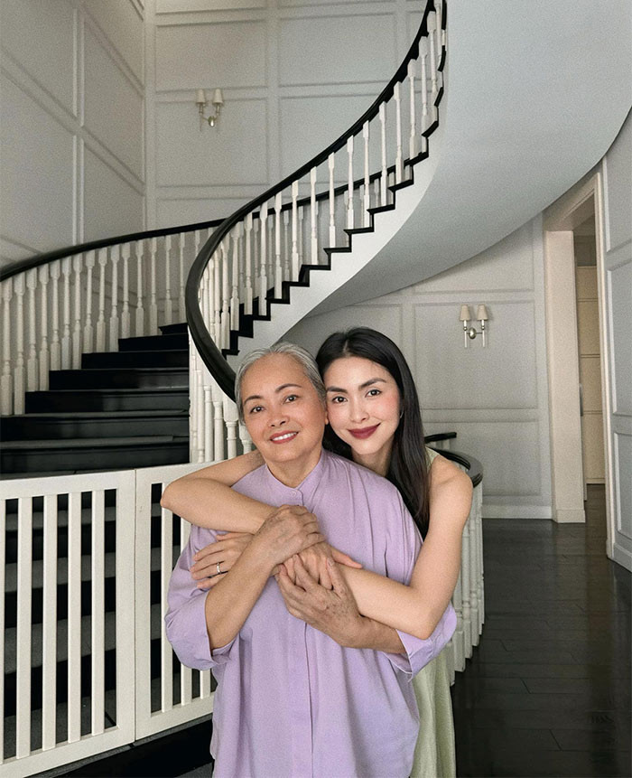 Tăng Thanh Hà sống kín tiếng và khiến nhiều người ngưỡng mộ vì cuộc sống hạnh phúc bên chồng đại gia cùng các con. (Ảnh: FB Tăng Thanh Hà)