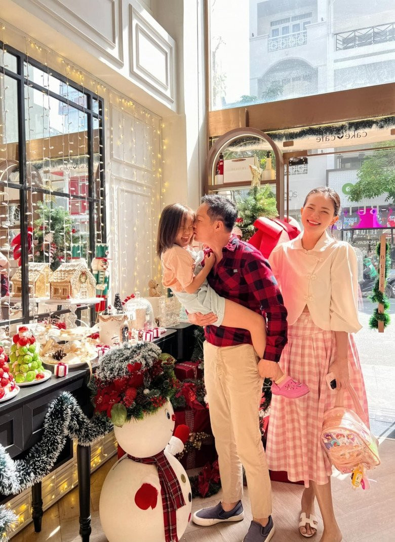 Điều khiến nhiều người bất ngờ là sau 8 năm chung sống và có chung một cô con gái, Phan Như Thảo và Đức An vẫn chưa tổ chức đám cưới và chưa đăng ký kết hôn.