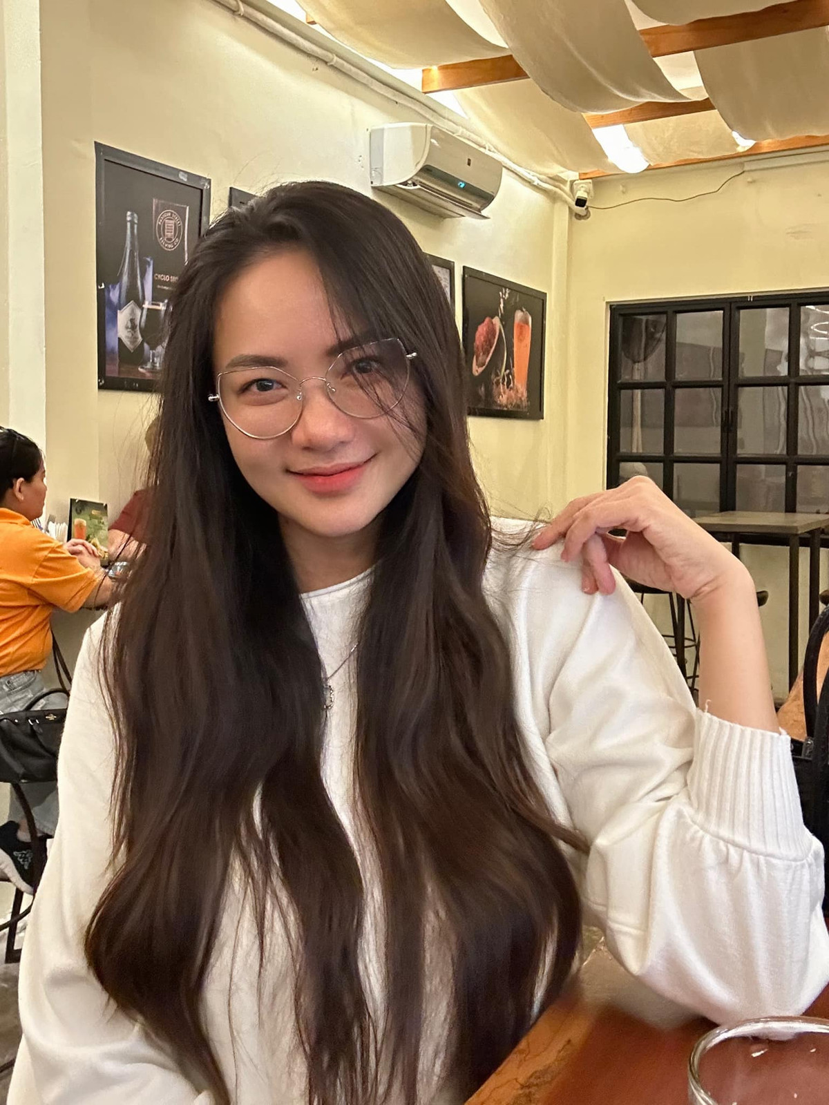 Cả hai thường xuyên chia sẻ những hình ảnh hạnh phúc bên nhau cùng con gái trên mạng xã hội.