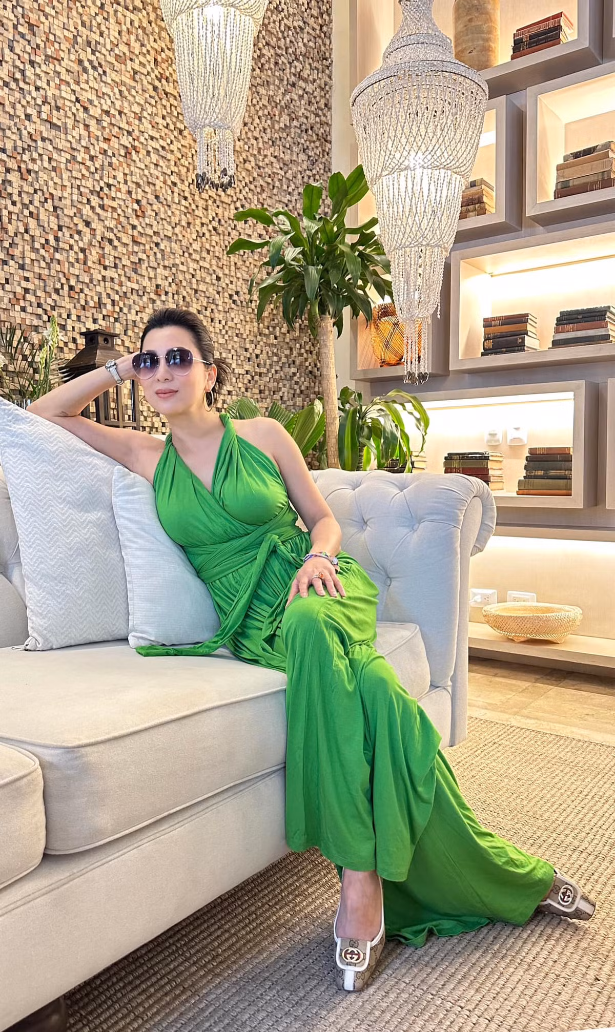 Ngoài vẻ đẹp mặn mà, sắc sảo, nữ MC còn sở hữu vóc dáng nuột nà và nóng bỏng. Ảnh: FB Nguyen Cao Ky Duyen