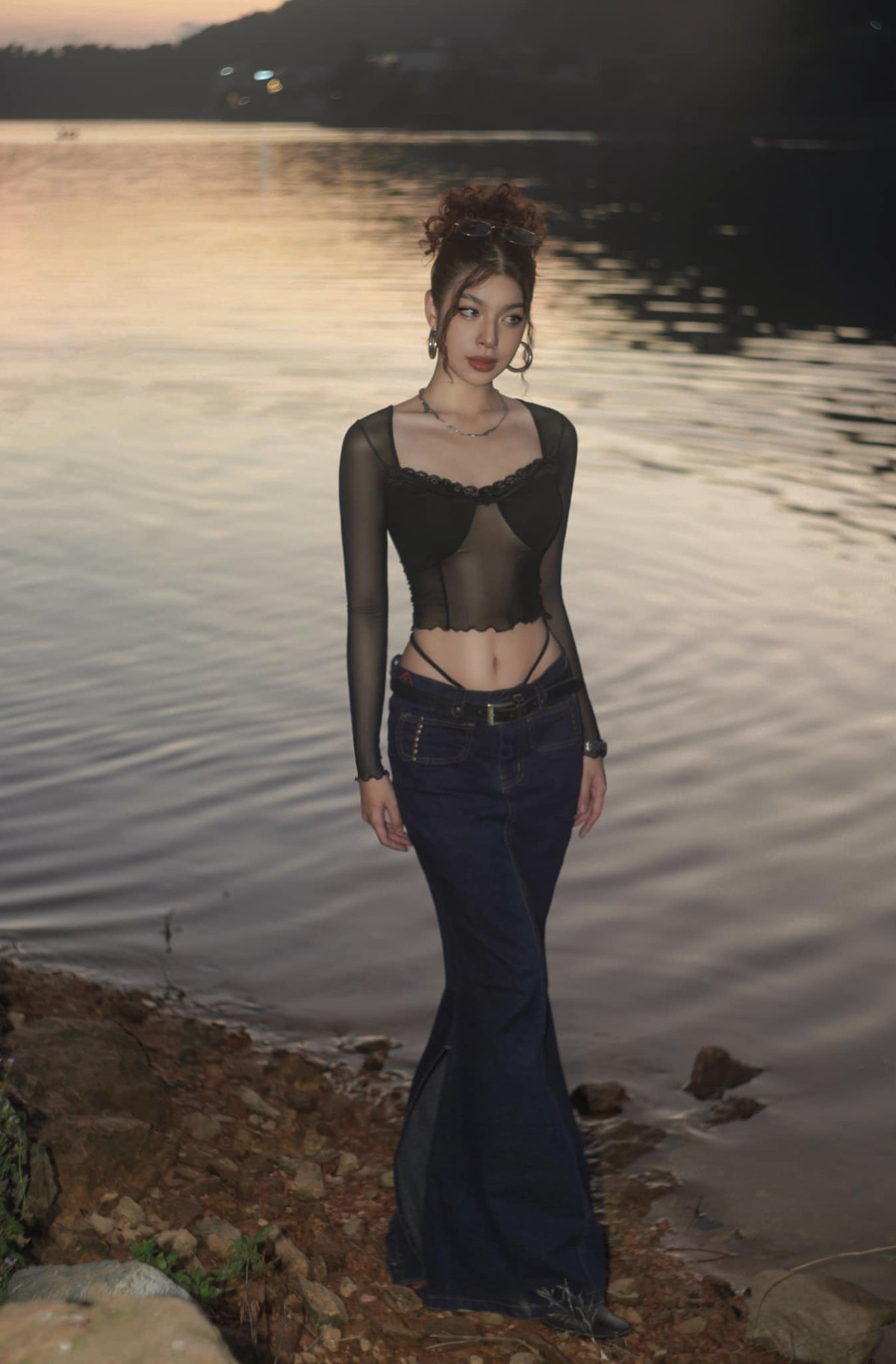 Không chỉ sở hữu vẻ đẹp hiện đại, Hoài Anh còn gây ấn tượng khi có phong cách thời trang cá tính. Ảnh: FB Vo Hoai Anh