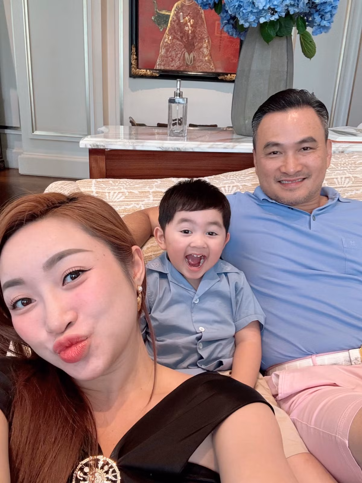 Gia đình diễn viên Chi Bảo bắt đầu kỳ nghỉ lễ. Ảnh: FB Lý Thùy Chang