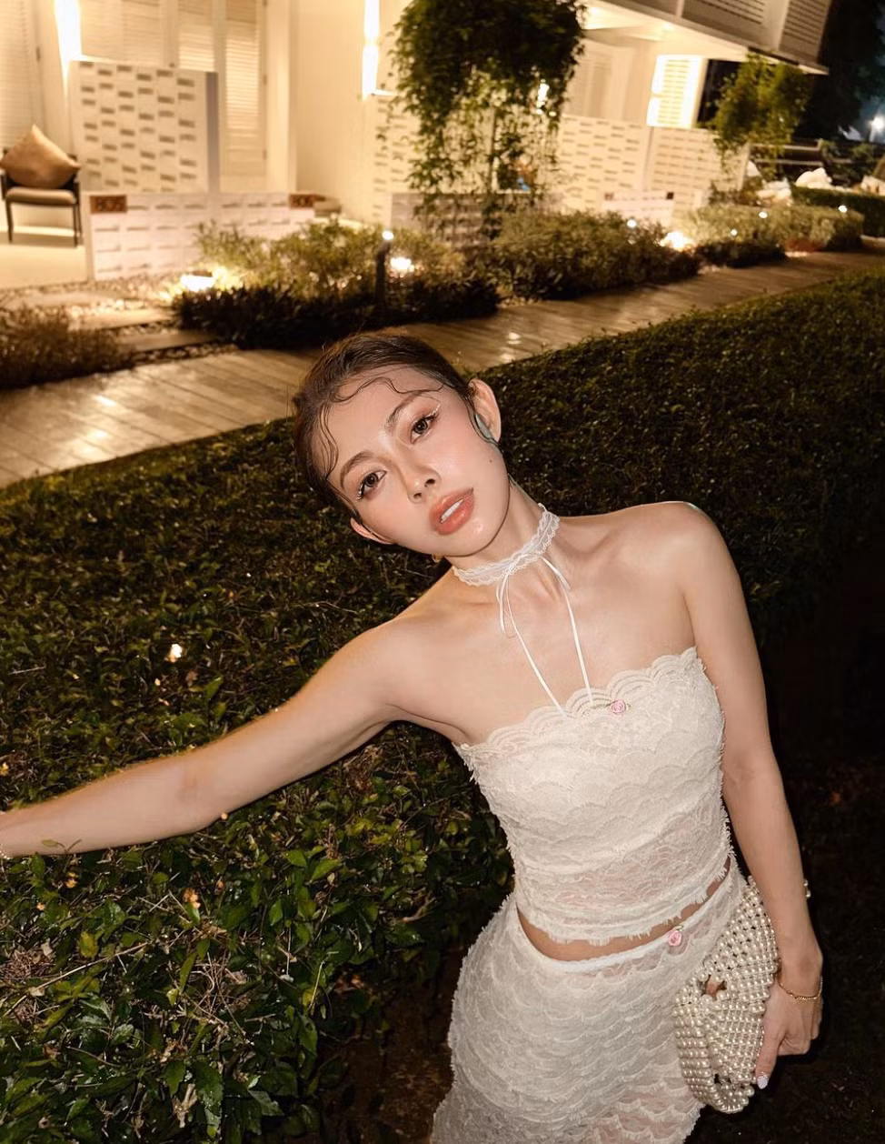 Ngoài đồ tập, Kyona Teo còn yêu thích diện váy ôm sát cơ thể.