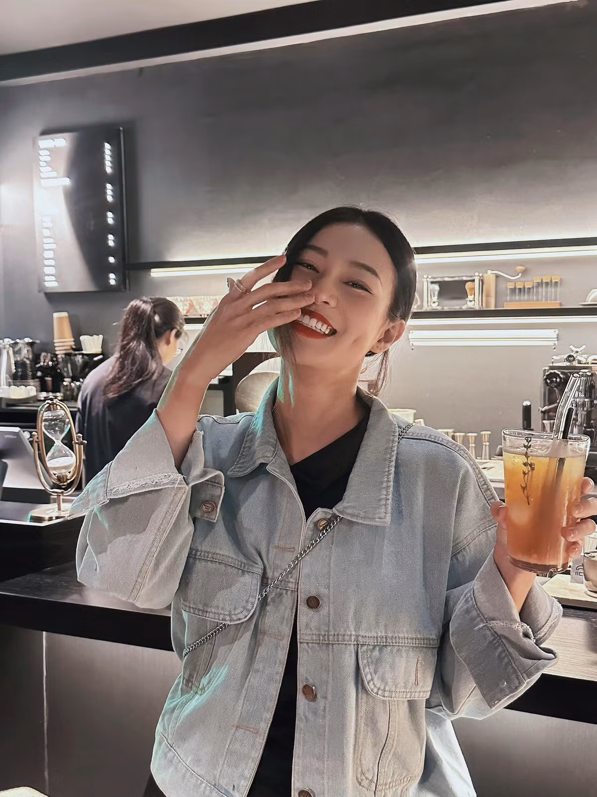 Ngắm nhìn những hình ảnh đời thường của Quỳnh Châu, nhiều khán giả không ngớt lời khen ngợi. Ảnh: FB Mota Nguyễn