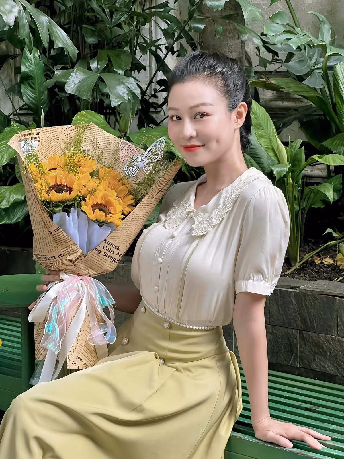 Nữ diễn viên Quỳnh Châu ngoài đời sở hữu ngoại hình vô cùng thu hút. Cô nàng sở hữu chiều cao lý tưởng, vóc dáng cân đối và gương mặt khả ái. Ảnh: FB Mota Nguyễn