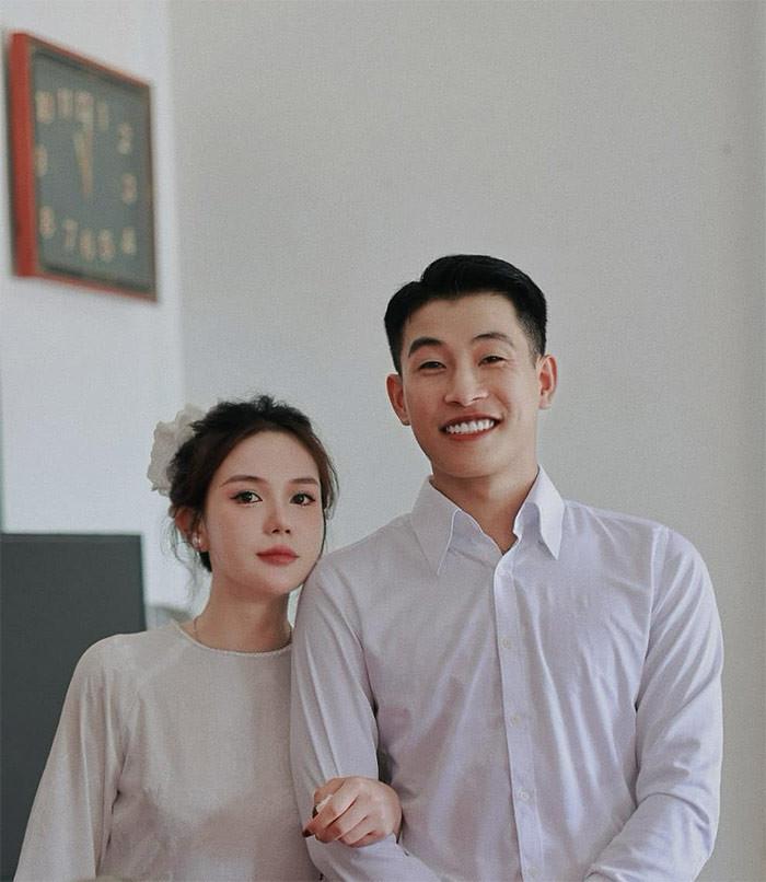 Nam diễn viên Tuấn Anh (hay còn gọi là Tuấn Mõ) vừa làm lễ ăn hỏi với bạn gái Thu Trang (Ỉn Cheng) sau hơn chục ngày hai người công khai hẹn hò. (Ảnh: FB Vũ Thị Thu Trang)